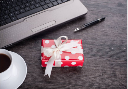 Regalos de Navidad para Empresa: Baratos, Clientes, Empleados, Personalizados, Árbol, Ayuda y Más